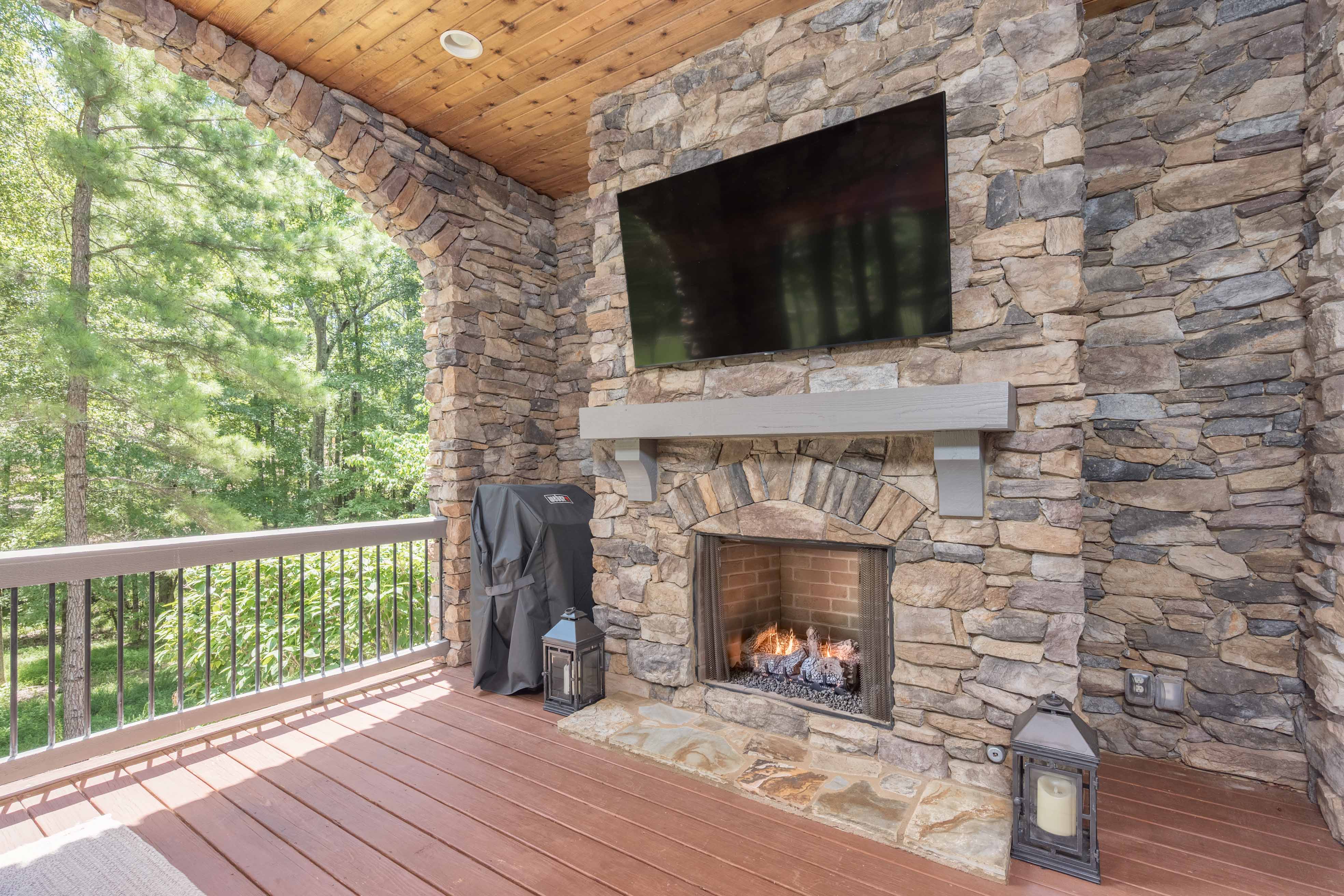 1040 Woodmont Ct. image 14